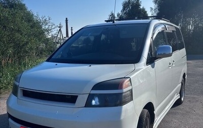 Toyota Voxy II, 2002 год, 840 000 рублей, 1 фотография