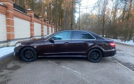 Mercedes-Benz E-Класс, 2012 год, 1 950 000 рублей, 2 фотография