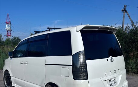 Toyota Voxy II, 2002 год, 840 000 рублей, 4 фотография