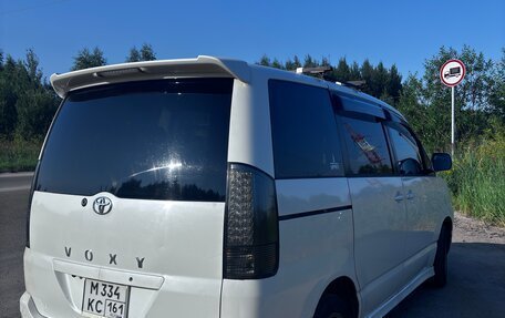 Toyota Voxy II, 2002 год, 840 000 рублей, 5 фотография
