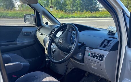 Toyota Voxy II, 2002 год, 840 000 рублей, 7 фотография