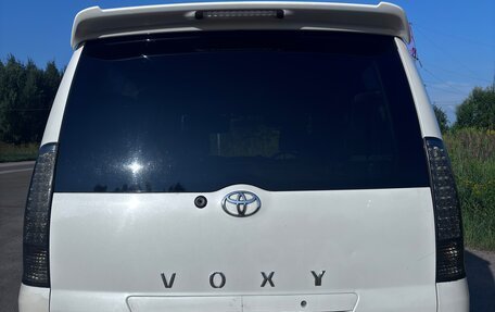 Toyota Voxy II, 2002 год, 840 000 рублей, 25 фотография