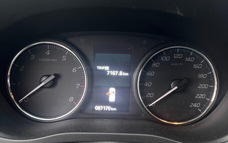 Mitsubishi Outlander III рестайлинг 3, 2019 год, 2 256 500 рублей, 10 фотография
