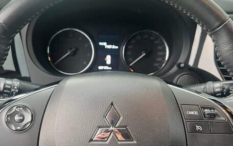 Mitsubishi Outlander III рестайлинг 3, 2019 год, 2 256 500 рублей, 13 фотография