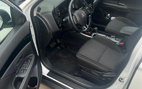 Mitsubishi Outlander III рестайлинг 3, 2019 год, 2 256 500 рублей, 17 фотография