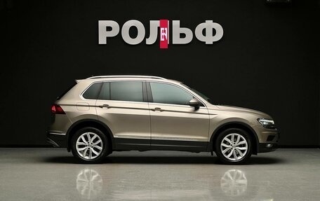Volkswagen Tiguan II, 2018 год, 2 600 020 рублей, 3 фотография