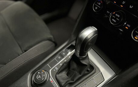 Volkswagen Tiguan II, 2018 год, 2 600 020 рублей, 19 фотография