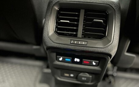Volkswagen Tiguan II, 2018 год, 2 600 020 рублей, 25 фотография