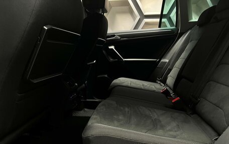 Volkswagen Tiguan II, 2018 год, 2 600 020 рублей, 23 фотография