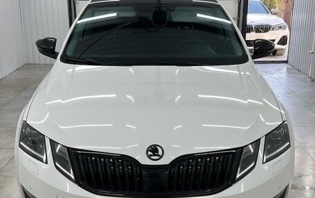 Skoda Octavia, 2017 год, 1 890 000 рублей, 6 фотография