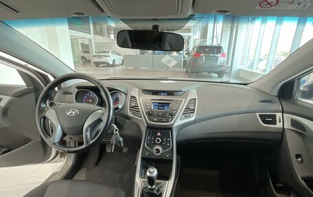 Hyundai Elantra V, 2015 год, 1 088 000 рублей, 16 фотография