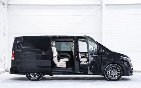 Mercedes-Benz V-Класс, 2023 год, 11 390 000 рублей, 2 фотография