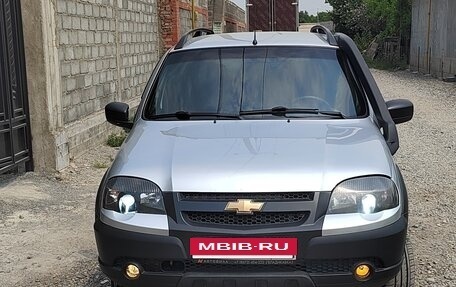 Chevrolet Niva I рестайлинг, 2019 год, 760 000 рублей, 2 фотография
