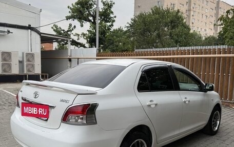 Toyota Yaris III рестайлинг, 2007 год, 530 000 рублей, 3 фотография