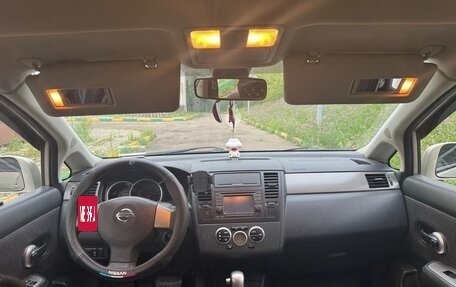 Nissan Tiida, 2010 год, 825 000 рублей, 9 фотография