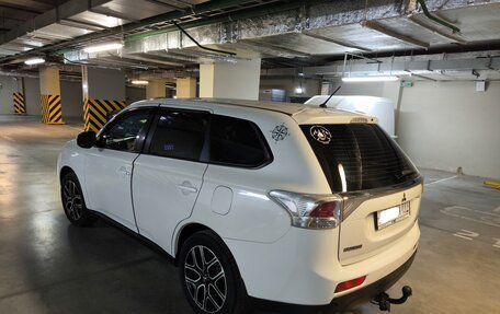 Mitsubishi Outlander III рестайлинг 3, 2014 год, 1 150 000 рублей, 14 фотография