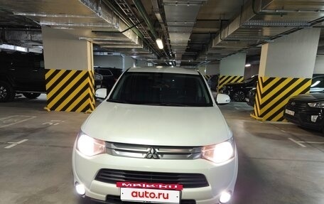 Mitsubishi Outlander III рестайлинг 3, 2014 год, 1 150 000 рублей, 18 фотография