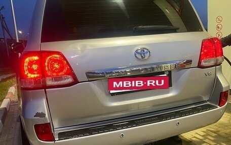 Toyota Land Cruiser 200, 2009 год, 2 400 000 рублей, 27 фотография
