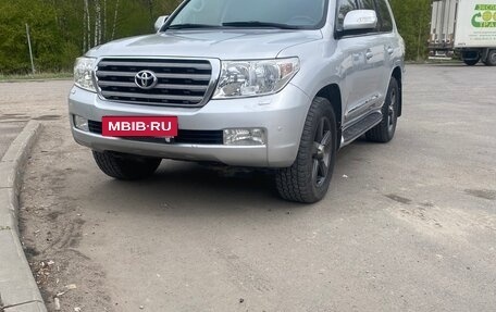 Toyota Land Cruiser 200, 2009 год, 2 400 000 рублей, 40 фотография