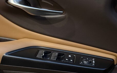 Lexus ES VII, 2020 год, 3 700 000 рублей, 23 фотография