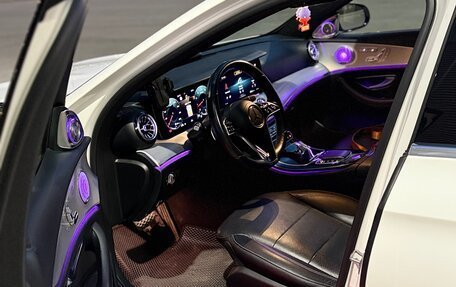Mercedes-Benz E-Класс, 2021 год, 3 900 000 рублей, 8 фотография
