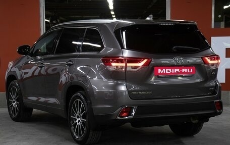 Toyota Highlander III, 2018 год, 4 498 000 рублей, 7 фотография