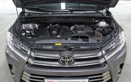 Toyota Highlander III, 2018 год, 4 498 000 рублей, 9 фотография