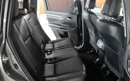Toyota Highlander III, 2018 год, 4 498 000 рублей, 13 фотография