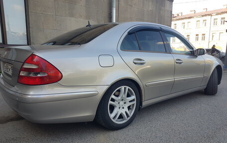 Mercedes-Benz E-Класс, 2003 год, 750 000 рублей, 11 фотография