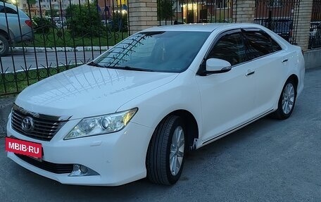 Toyota Camry, 2013 год, 1 790 000 рублей, 2 фотография