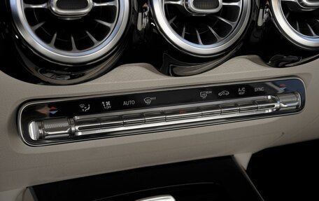 Mercedes-Benz GLB, 2019 год, 3 465 000 рублей, 14 фотография