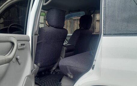 Toyota Land Cruiser 100 рестайлинг 2, 2006 год, 3 600 000 рублей, 4 фотография