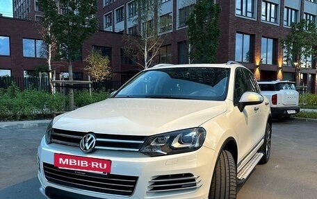 Volkswagen Touareg III, 2011 год, 2 250 000 рублей, 2 фотография