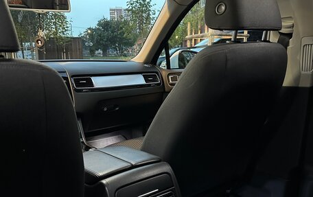 Volkswagen Touareg III, 2011 год, 2 250 000 рублей, 11 фотография