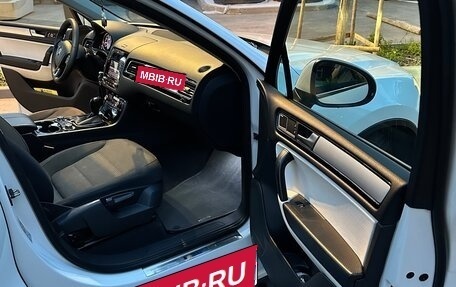 Volkswagen Touareg III, 2011 год, 2 250 000 рублей, 15 фотография