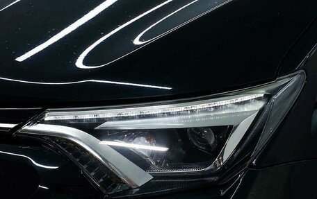 Toyota RAV4, 2018 год, 2 600 000 рублей, 24 фотография