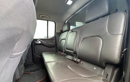 Nissan Navara (Frontier), 2007 год, 800 000 рублей, 10 фотография