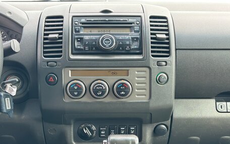 Nissan Navara (Frontier), 2007 год, 800 000 рублей, 24 фотография