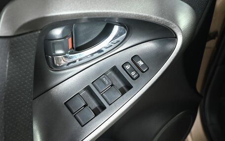 Toyota RAV4, 2012 год, 1 700 000 рублей, 14 фотография