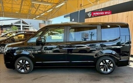 Honda Stepwgn, 2022 год, 2 301 000 рублей, 7 фотография