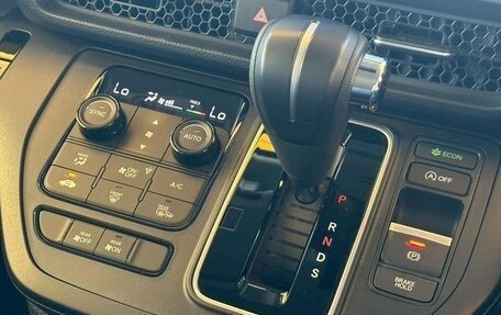 Honda Stepwgn, 2022 год, 2 301 000 рублей, 16 фотография