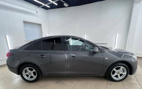 Chevrolet Cruze II, 2011 год, 689 000 рублей, 3 фотография