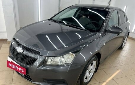 Chevrolet Cruze II, 2011 год, 689 000 рублей, 2 фотография