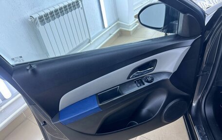 Chevrolet Cruze II, 2011 год, 689 000 рублей, 25 фотография