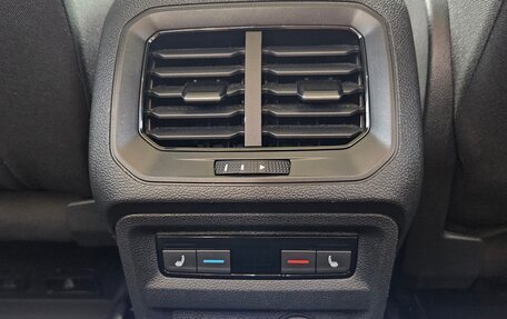 Volkswagen Tiguan II, 2017 год, 2 790 000 рублей, 18 фотография