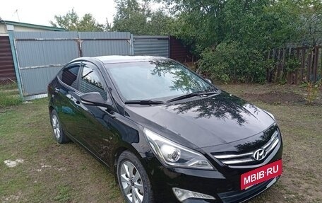 Hyundai Solaris II рестайлинг, 2016 год, 880 000 рублей, 2 фотография