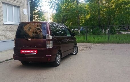 Toyota Voxy II, 2003 год, 735 000 рублей, 15 фотография