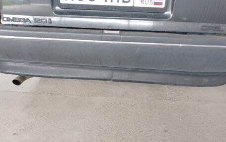 Opel Omega A, 1987 год, 105 000 рублей, 1 фотография