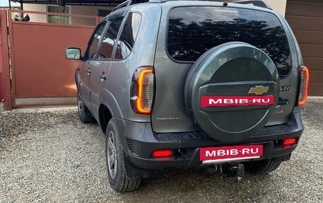 Chevrolet Niva I рестайлинг, 2015 год, 800 000 рублей, 18 фотография