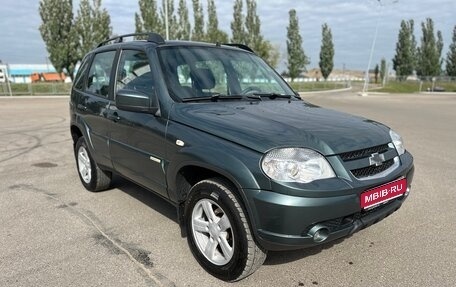 Chevrolet Niva I рестайлинг, 2015 год, 499 000 рублей, 1 фотография